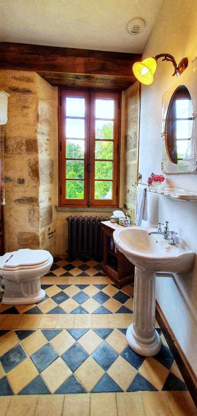 Chateau Isigny, Ideal Pour Les Familles Avec Enfants Et Les Animaux De Compagnie, Situe A Proximite Du Mont Saint-Michel Dış mekan fotoğraf