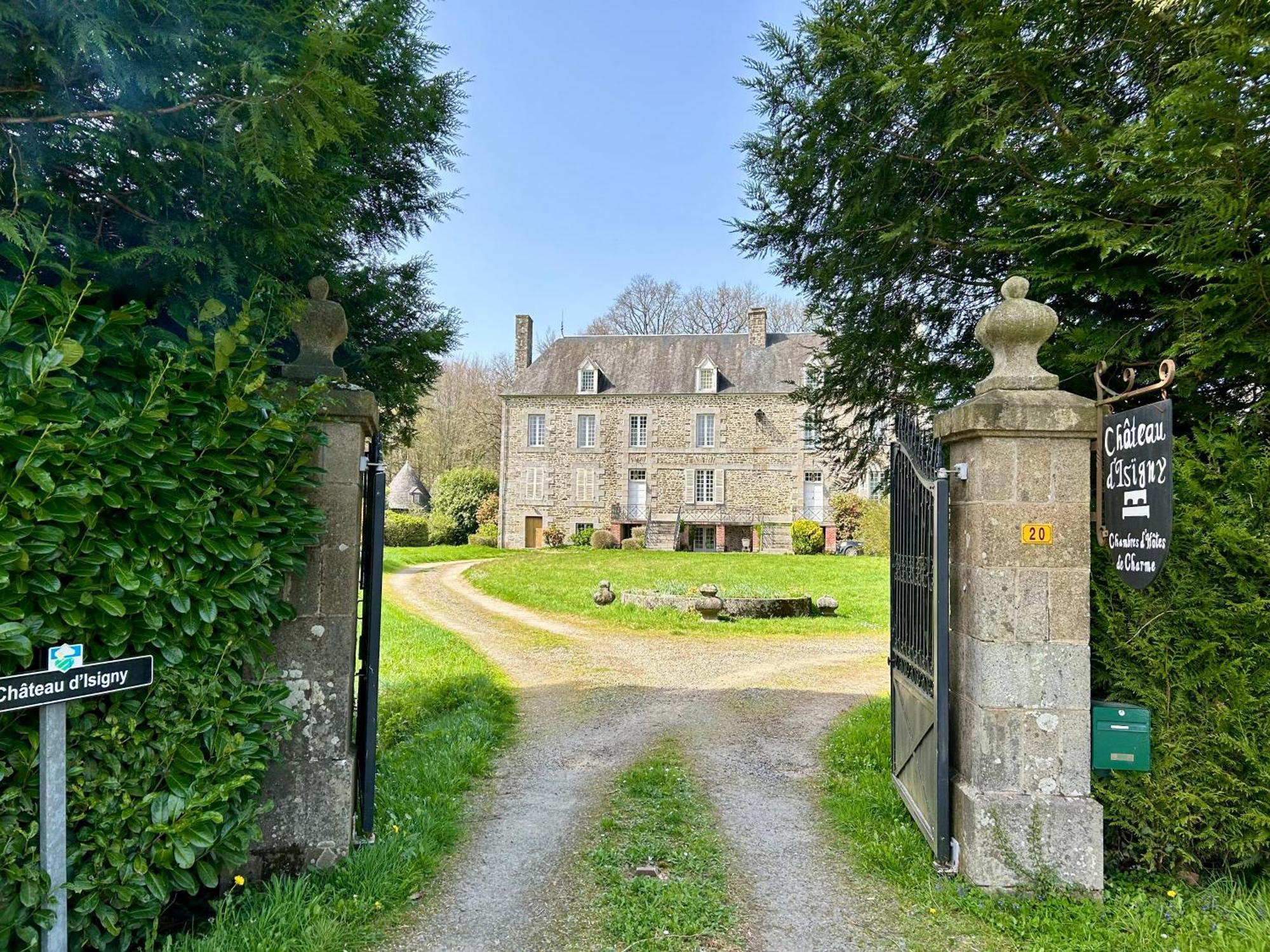 Chateau Isigny, Ideal Pour Les Familles Avec Enfants Et Les Animaux De Compagnie, Situe A Proximite Du Mont Saint-Michel Dış mekan fotoğraf